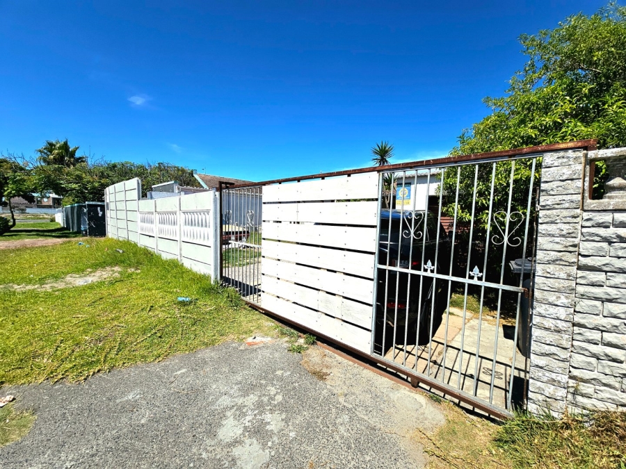 3 Bedroom Property for Sale in Lotus River Western Cape